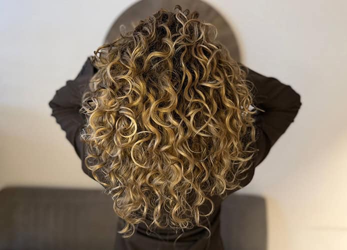 krullen-behandeling-pagina-foto-hip-hair-by-sem-kapsalon-in-geldermalsen